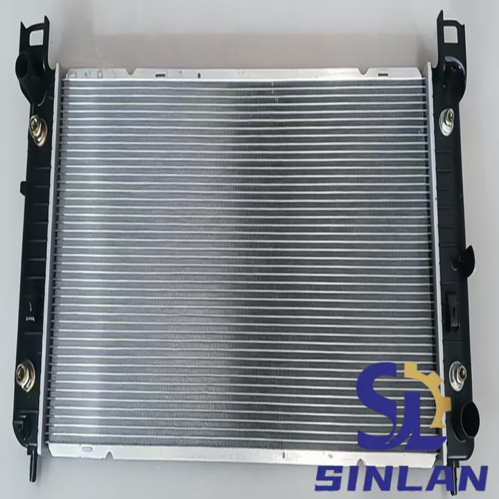 52487603 Car radiator for CHEVROLET YUKON TAHOU 00-12 AT 52487603 - Image 1