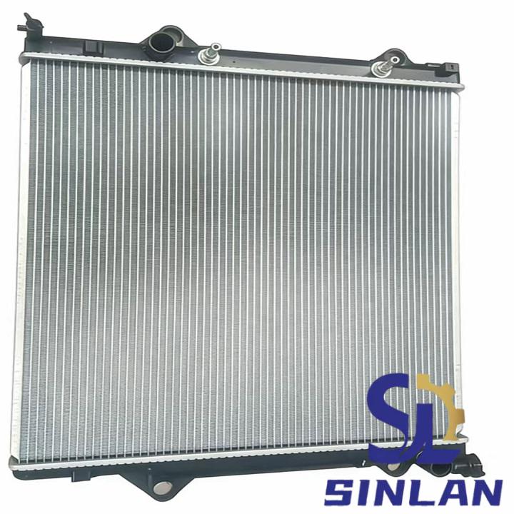 16400-31351 Car radiator for TOYOTA FJ Cruiser 16400-31351 - Image 1