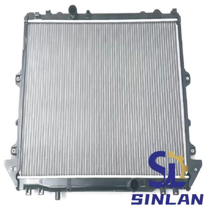 16400-OL250 Car radiator for TOYOTA HiLux 04MT 16400-OL250 - Image 1